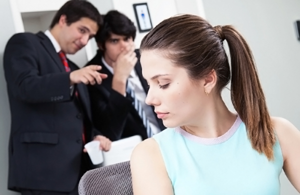 Трябва ли да си мълчим за сексуалния тормоз на работното място?